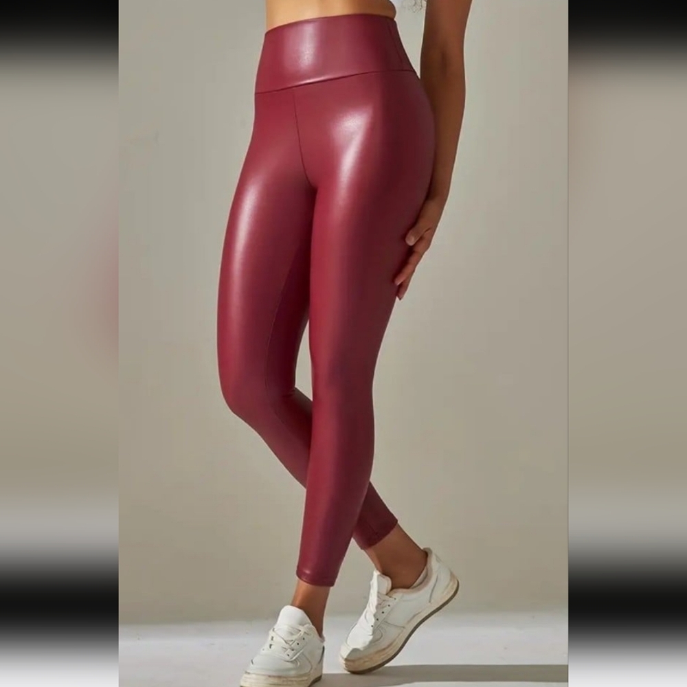 Chic Faux Leather High-Waist Leggings - Sleek Fit for a Sexy Silhouette